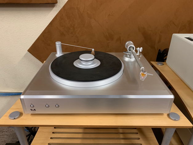 T+A Elektroakustic G2000 R Reference Turntable with upg...