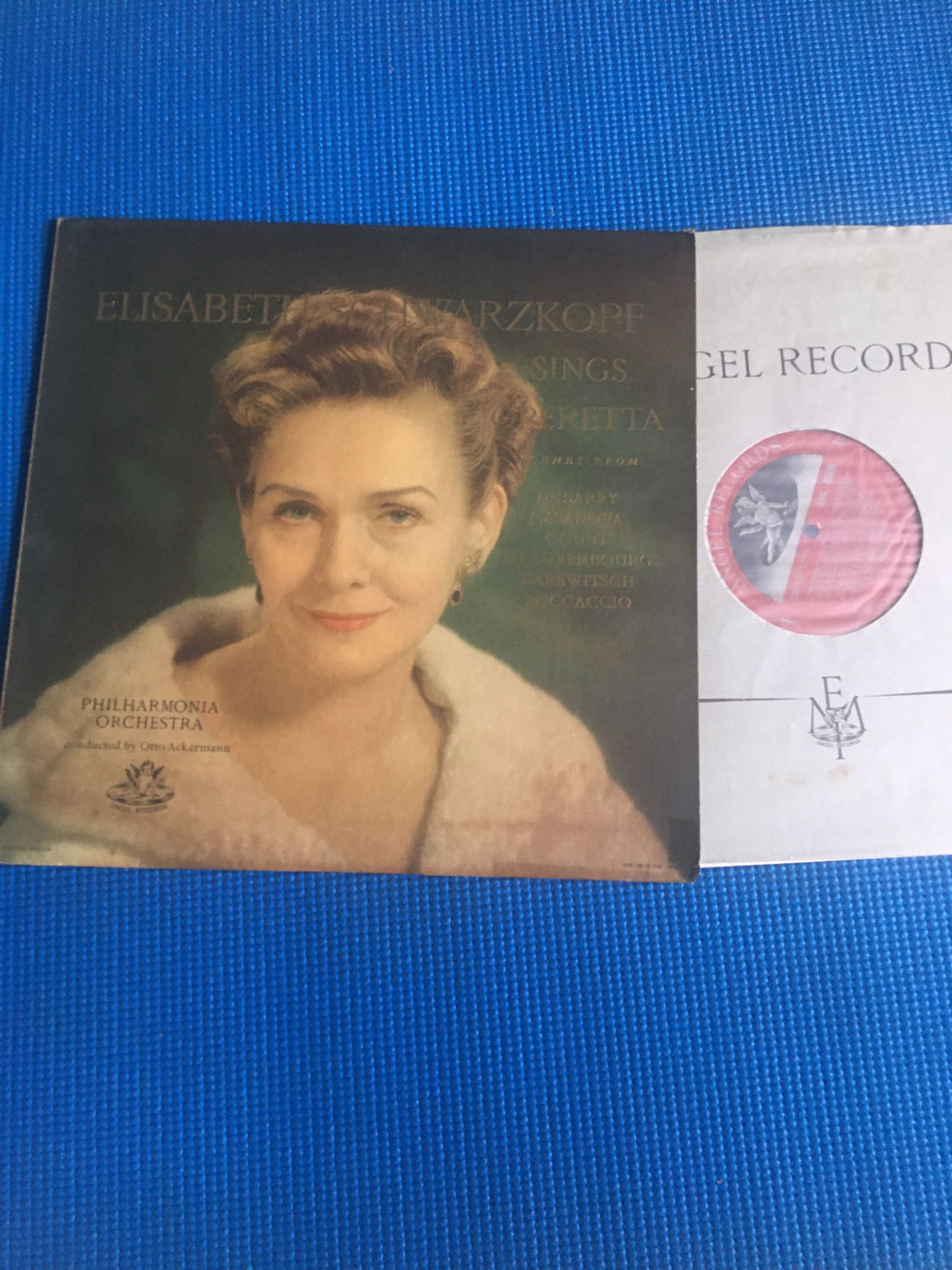 Elisabeth Schwarzkopf sings Operetta scenes Philharmoni...