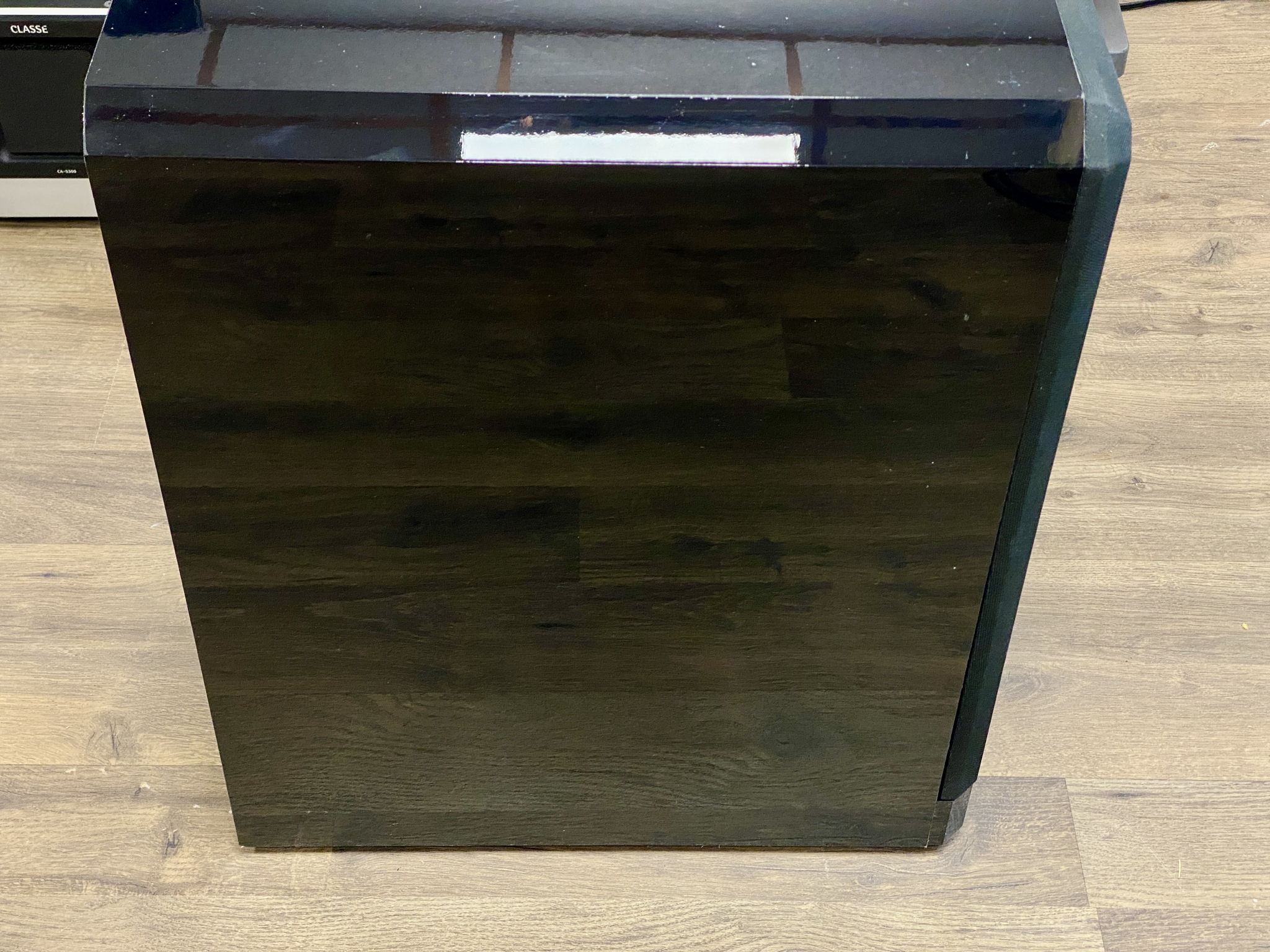 Velodyne HGS-18, high-end 18-inch powered subwoofer SN#... 4