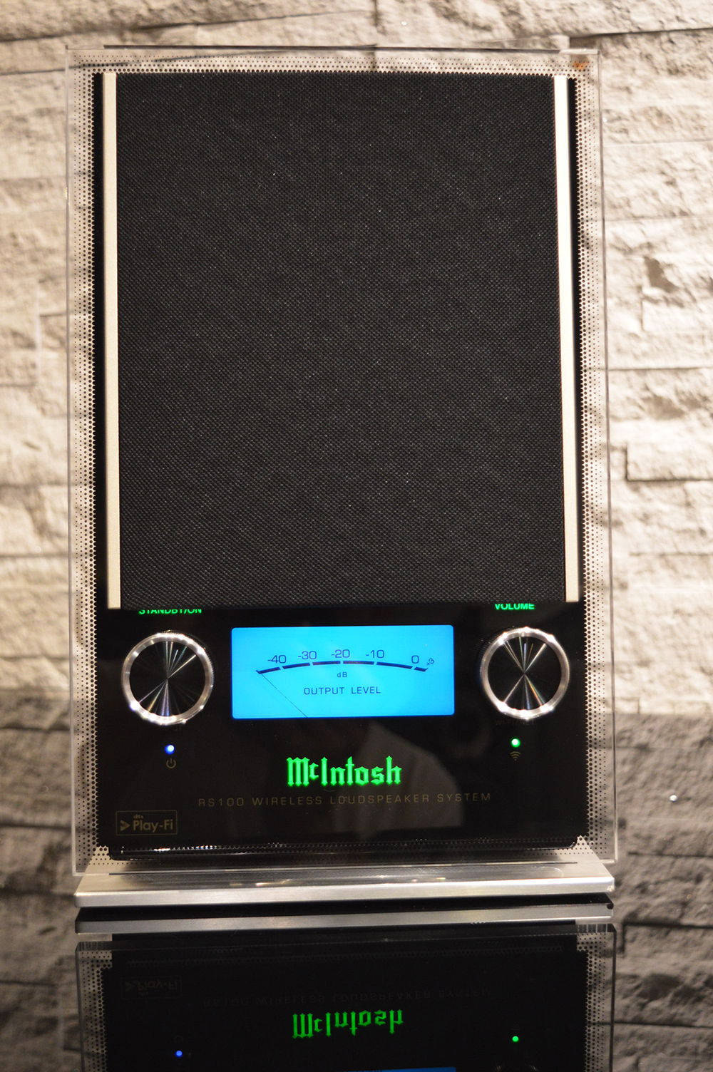 McIntosh RS100 Wireless Loudspeaker - DTS PlayFi, Apppl... 6