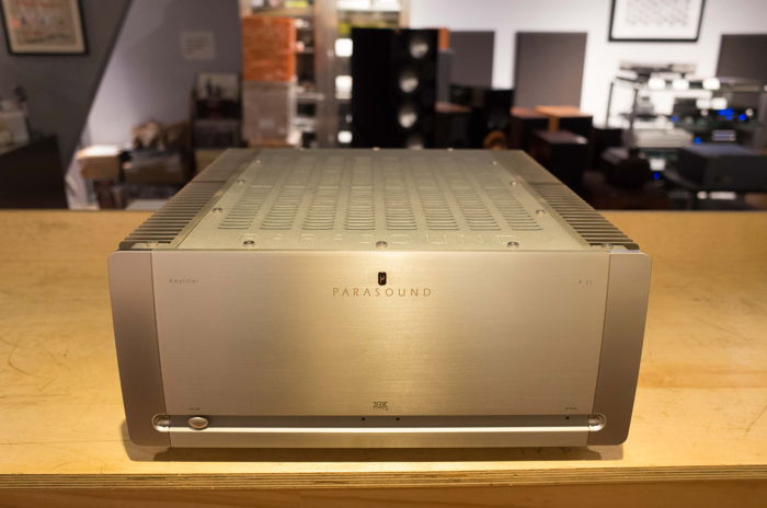 Parasound Halo A21  2 Channel Power Amplifier in Silver...