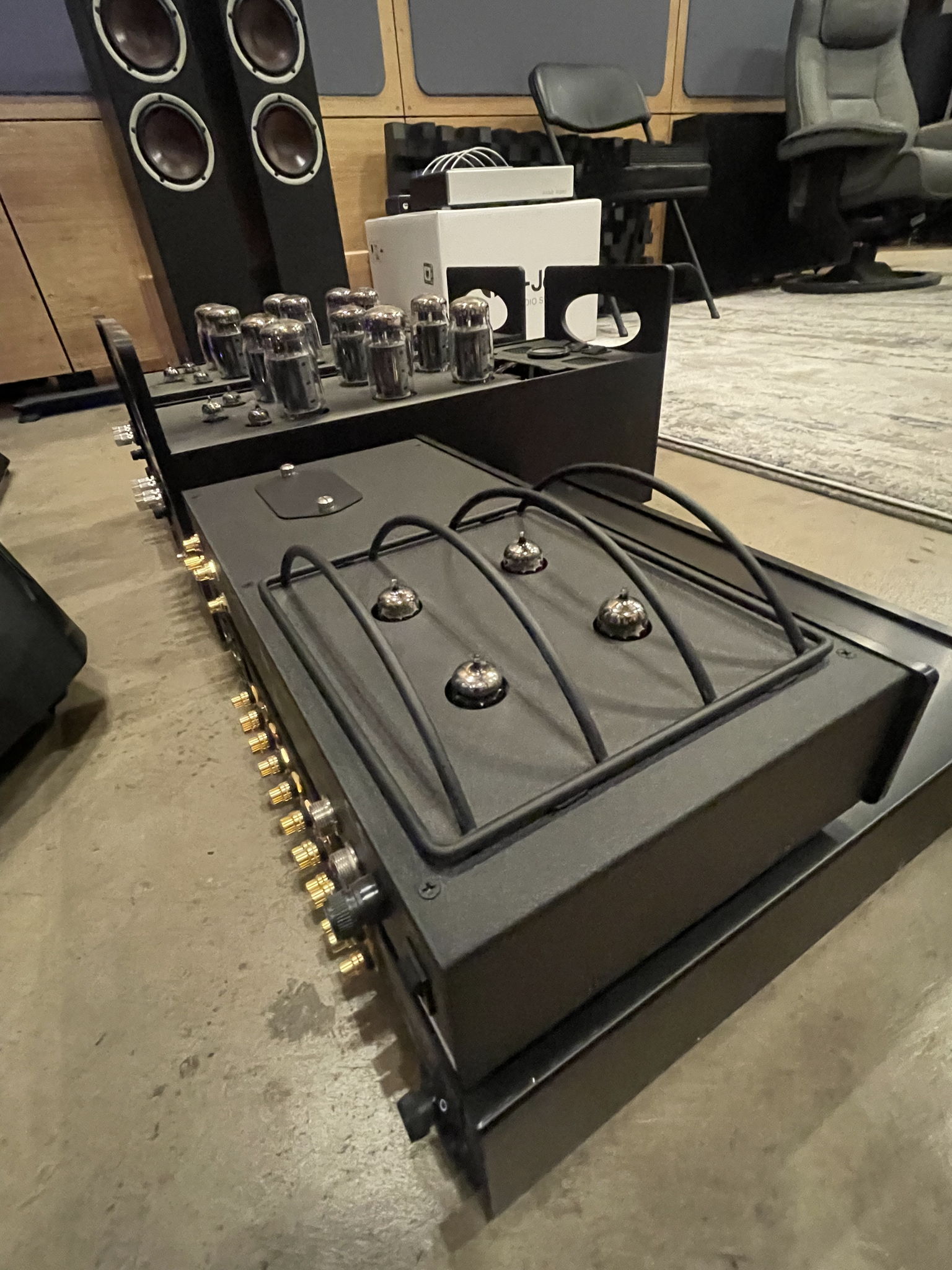 Rogue Audio Apollo DARK 3