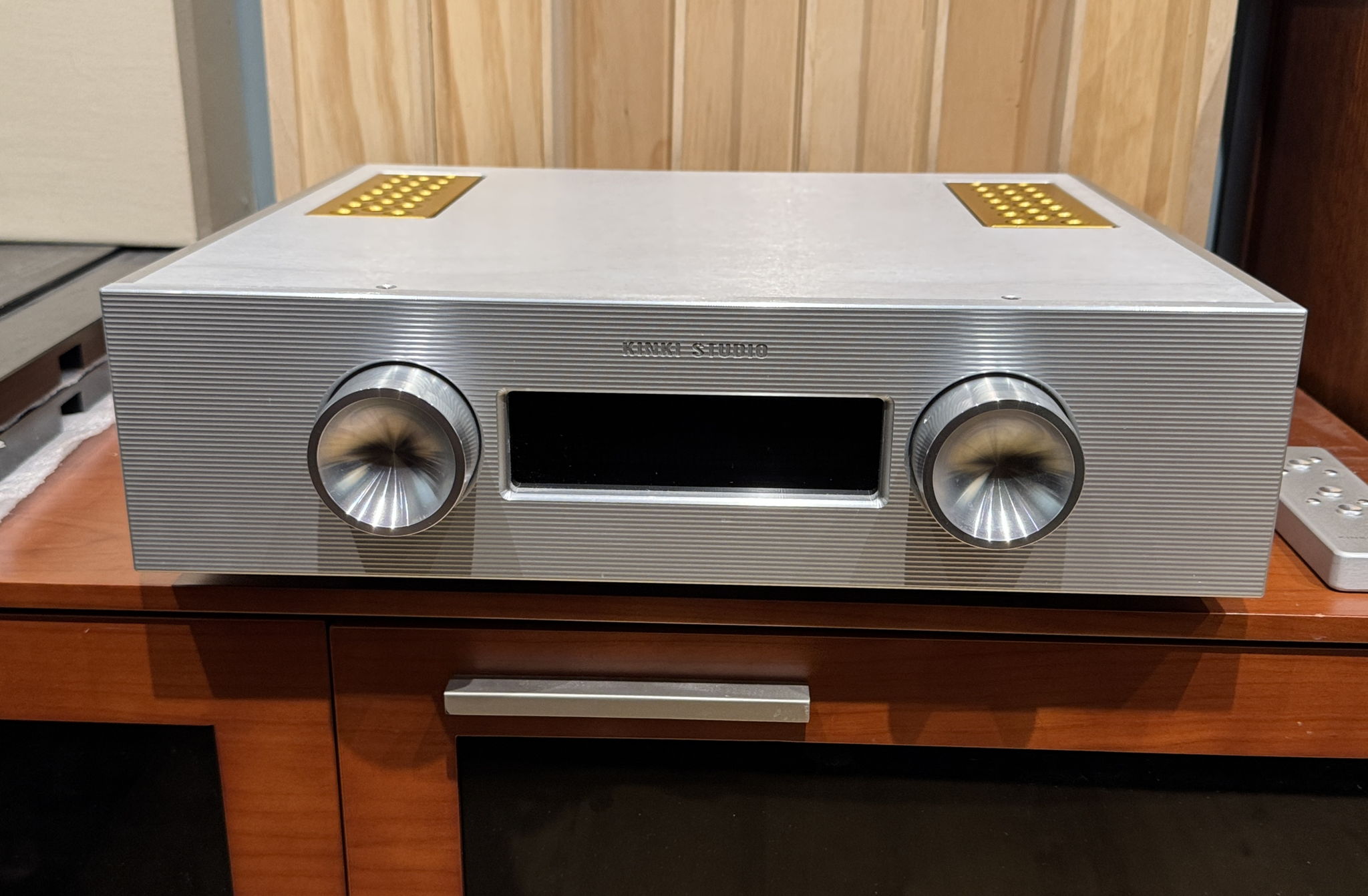 Kinki Studio EX-M1+ Flagship Integrated 3