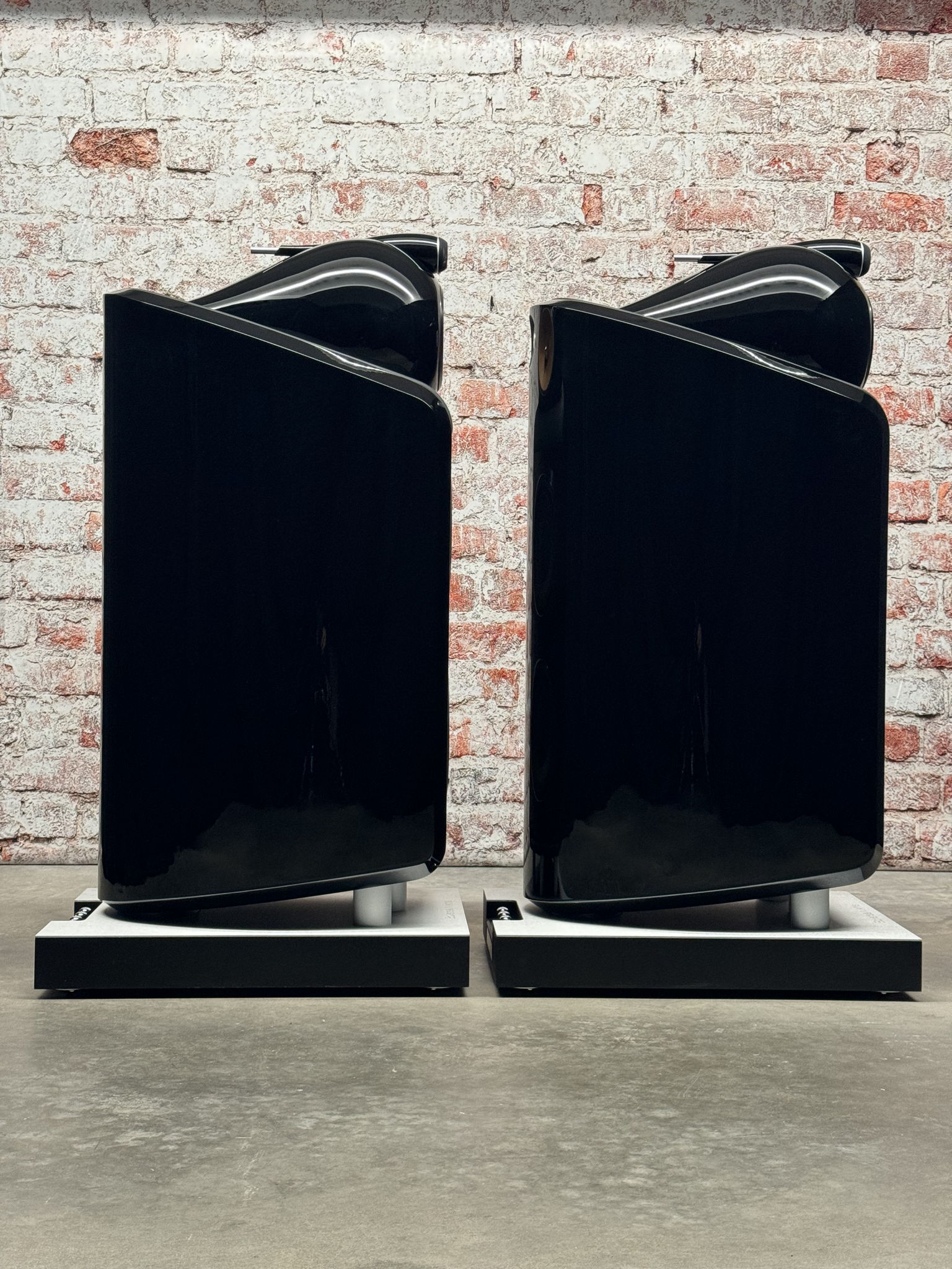 Bowers & Wilkins (B&W) 800 Diamond (D2) full range loud... 6