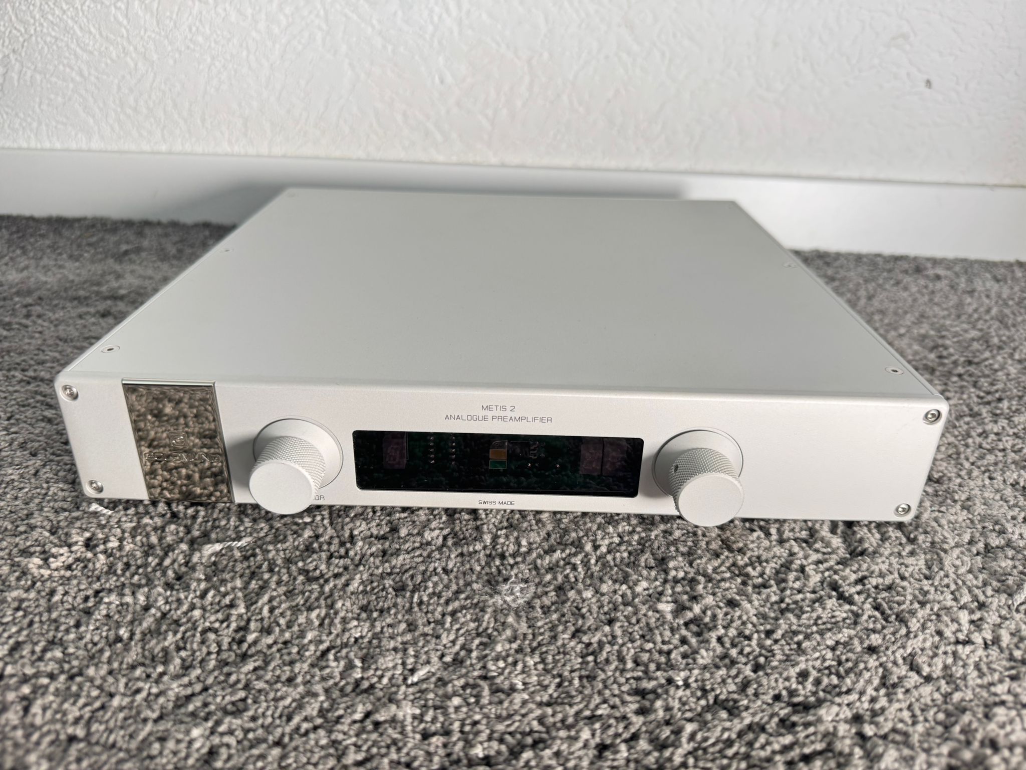 Goldmund Metis 2 pre amplifier in silver