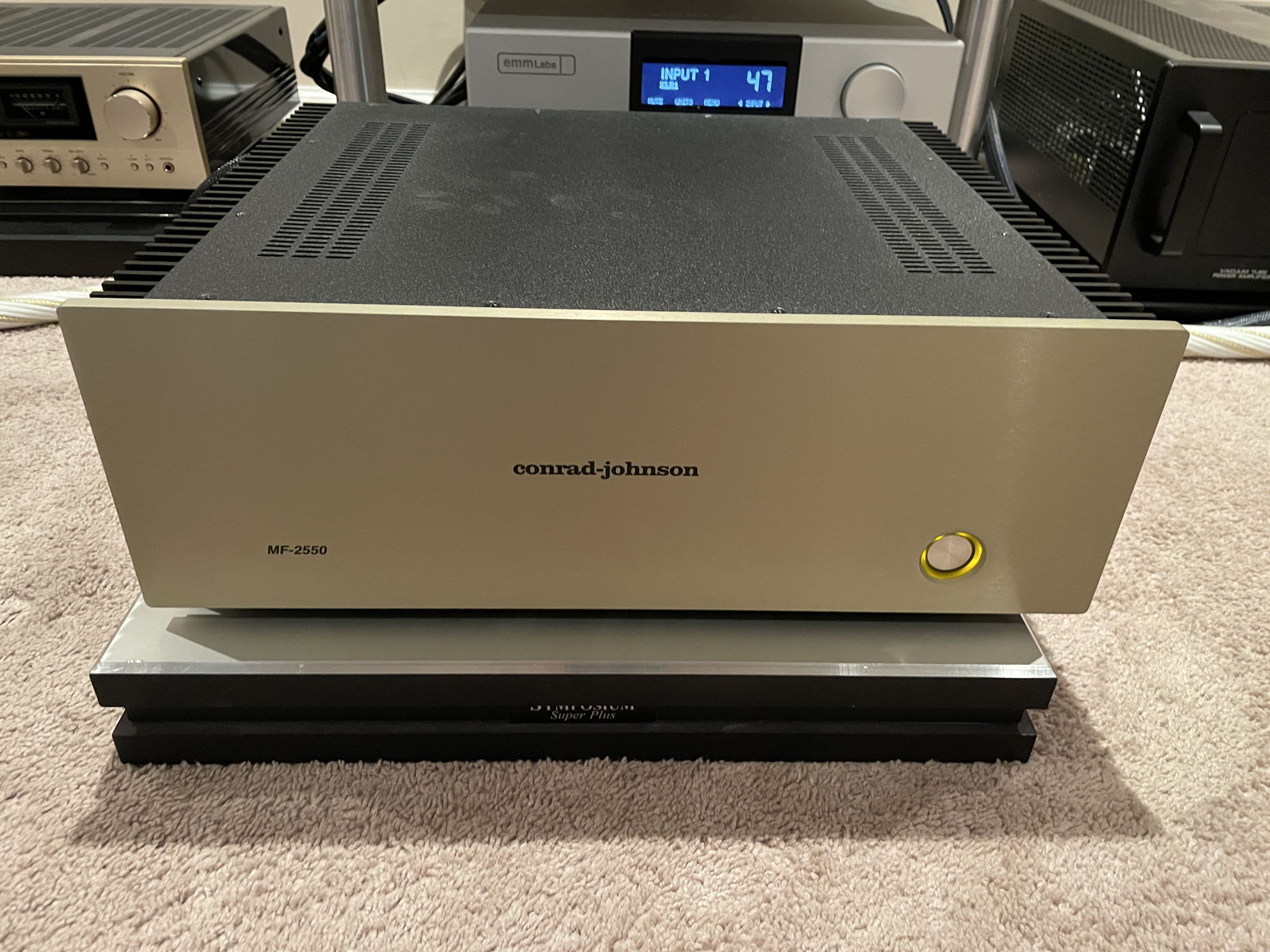 Conrad Johnson MF2550 SE stereo amp - mint customer tra...