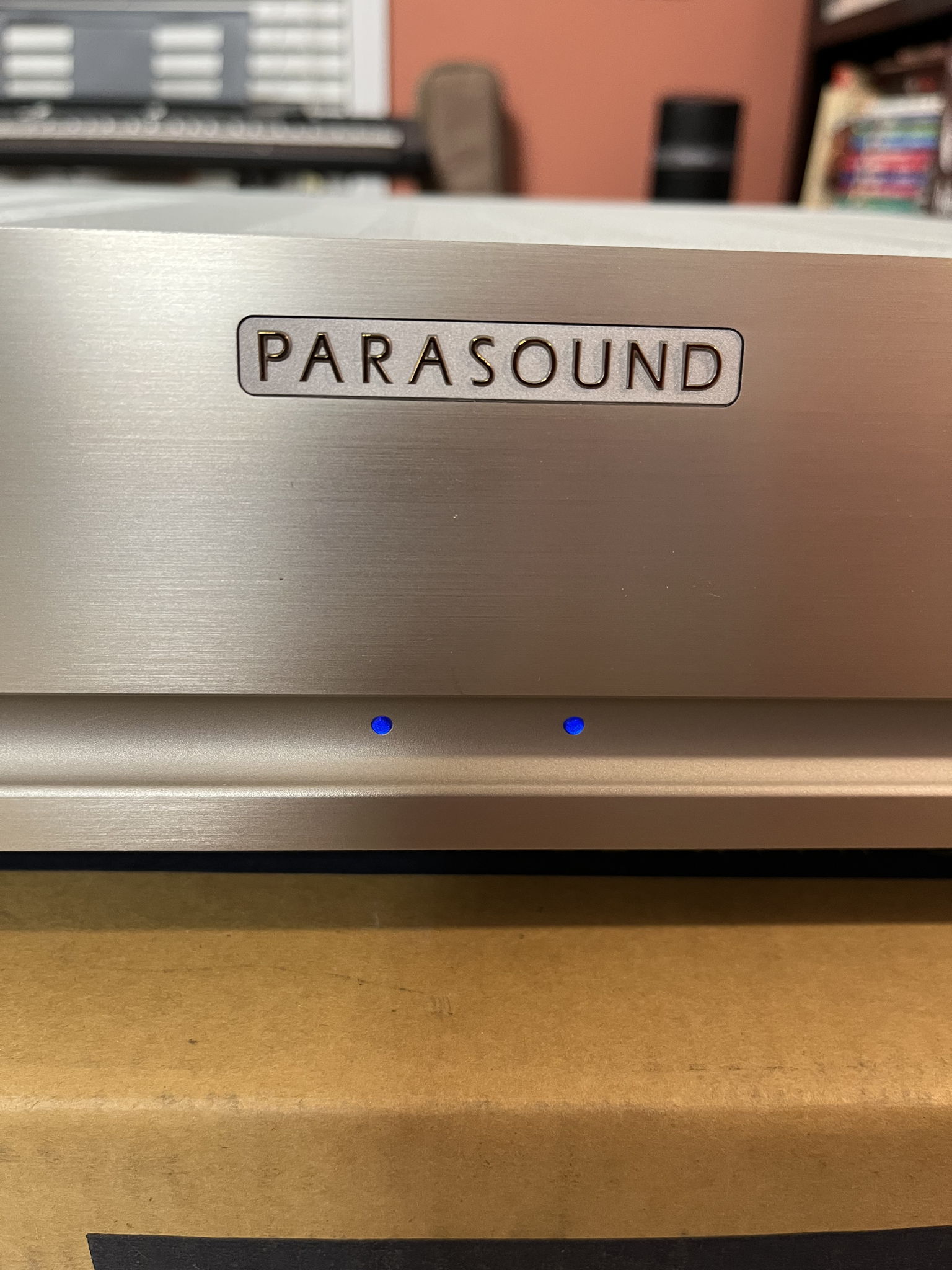 Parasound Halo A-23+ in SILVER 4