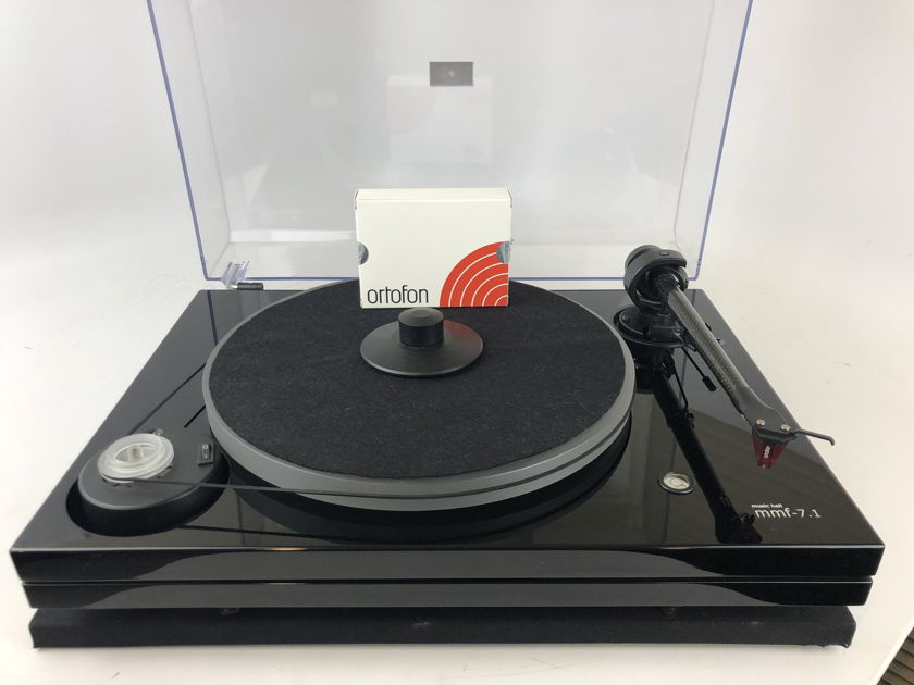 Music Hall mmf-7.1 Turntable with new Ortofon 2M Red