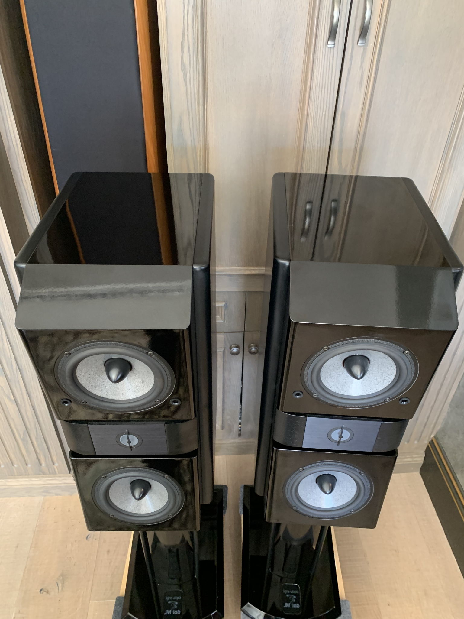 Focal JM Labs Utopia Minis w/ Matching OEM Stands