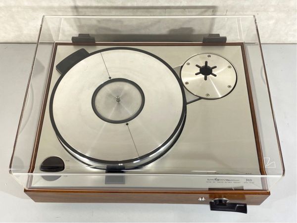 Luxman PD-300 Vacuum Turntable 2