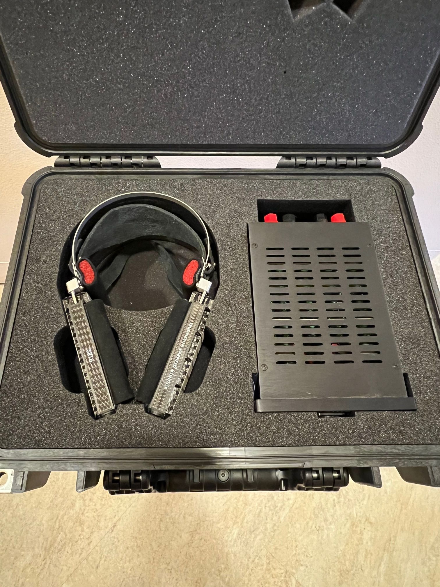 RAAL requisite SR1a ribbon headphones