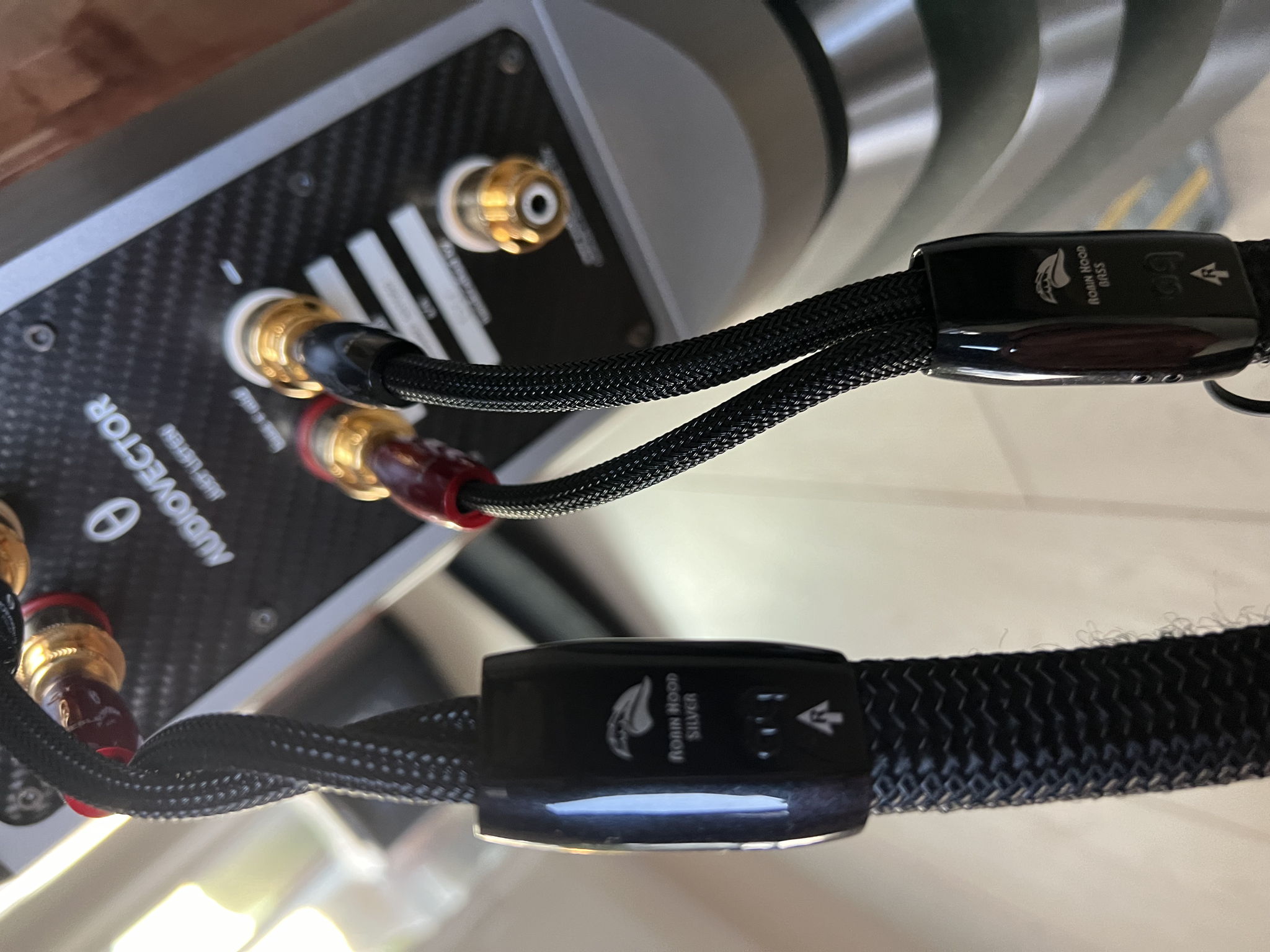 AudioQuest Robin Hood Speaker Cables - Bi-Wire 2.4 mete... 6