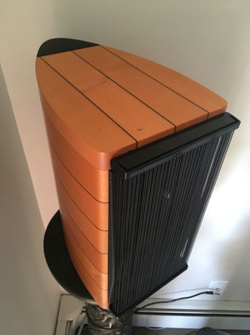 Sonus Faber Cremona Auditor in Maple with String Grills