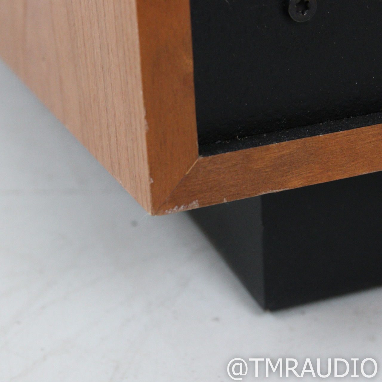 Klipsch Heresy IV Floorstanding Speakers; Natural Cherr... 9