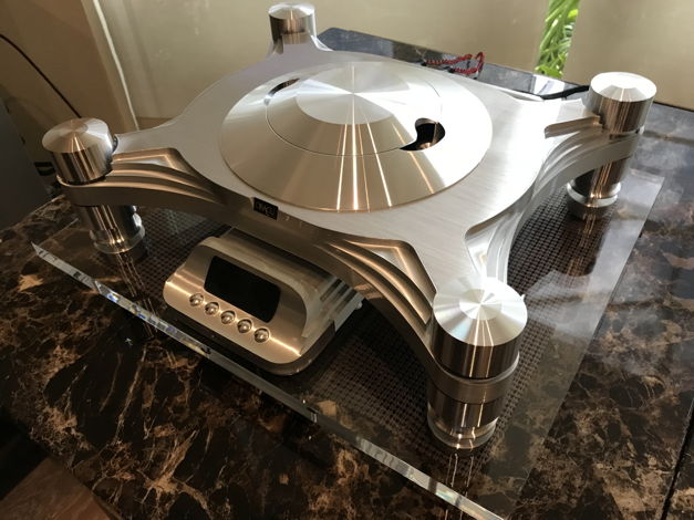 Oracle Audio CD2500 MKIV CD player, Mint condition.