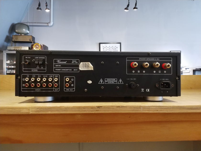 Vincent  SV-123 Stereo Receiver - w/ Box, Manual, & Remote - Silver