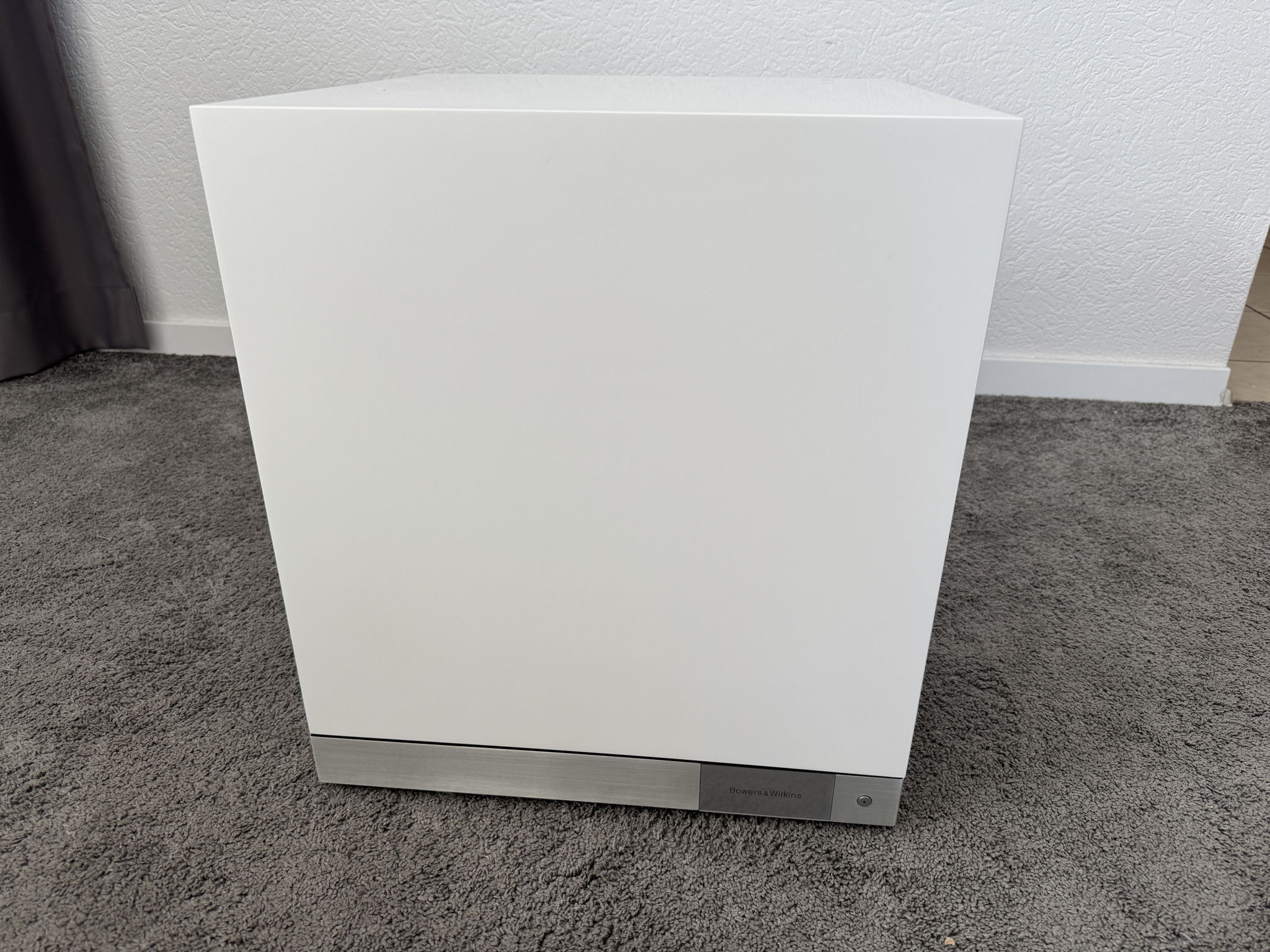 B&W (Bowers & Wilkins) DB1D active subwoofer in white