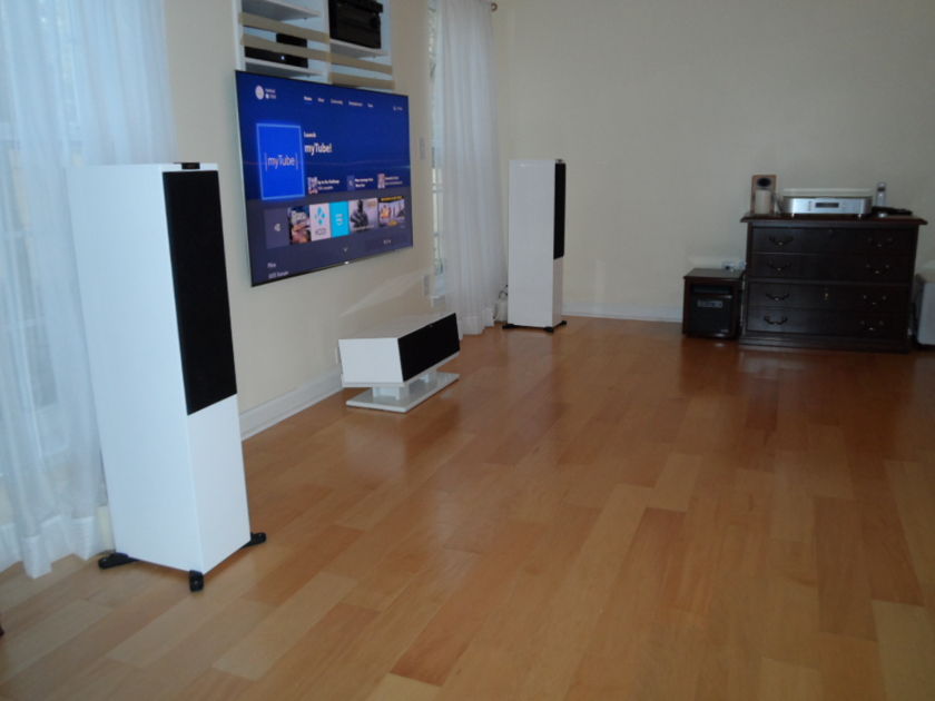 Two KEF R700 Towers & One R600C Center Channel Speaker