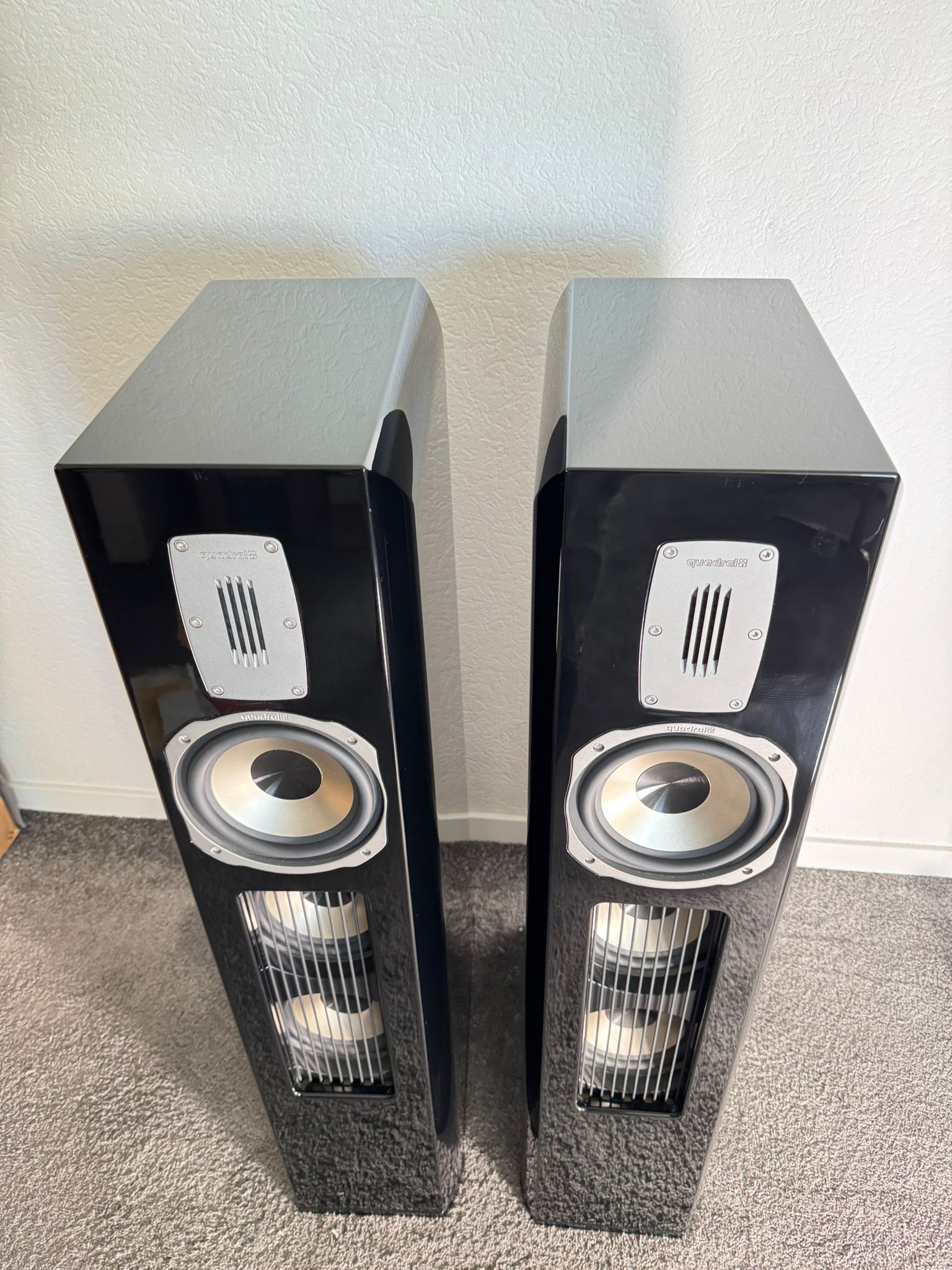 Quadral Aurum Orkan active speakers in black 2