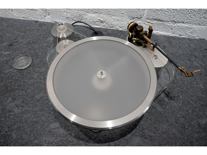 Clearaudio Reference Turntable w/ Graham 1.5 Tonearm and Outer Limit Record Clamp