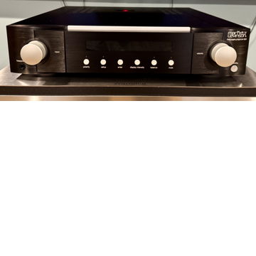 MARK LEVINSON - No 523 Preamplifier