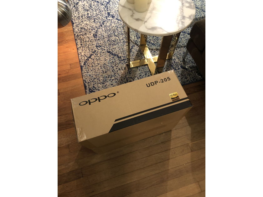OPPO UDP-205  4K Player, remote,manual and orig box. MINT