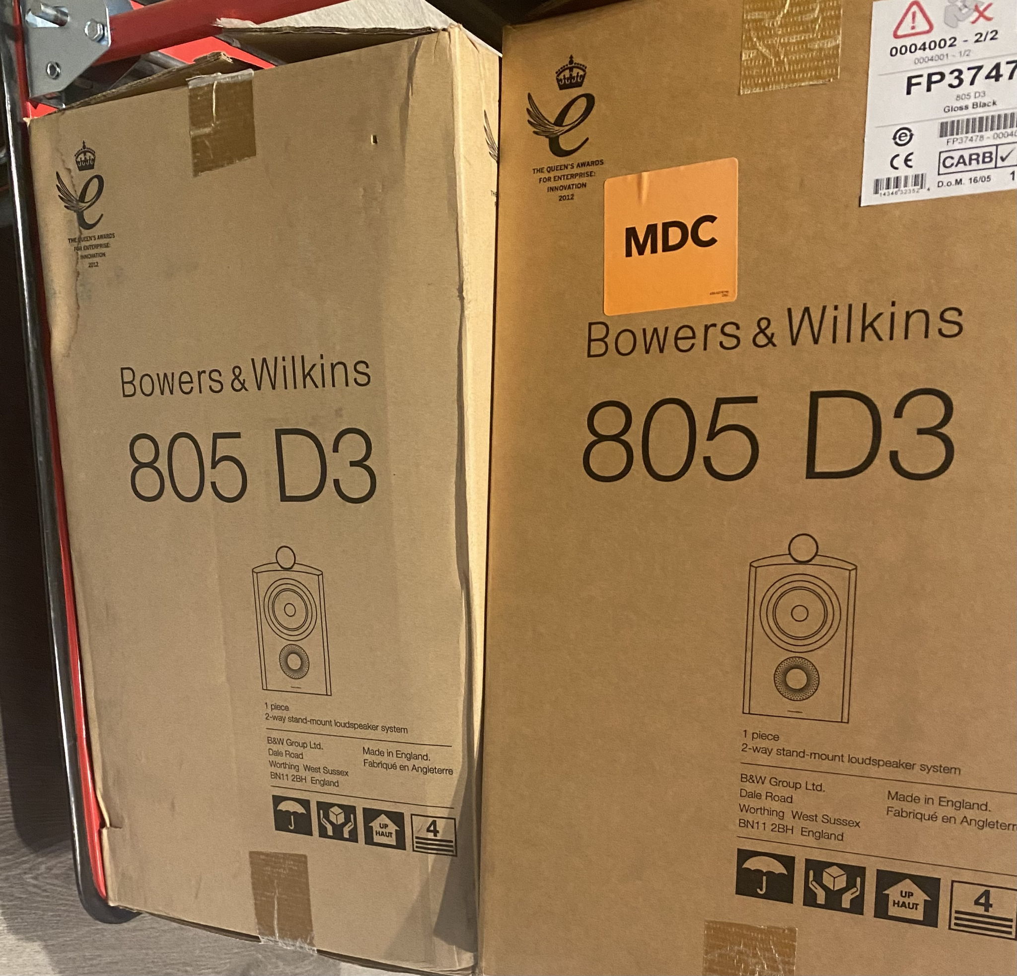 B&W (Bowers & Wilkins) 805 D3 (stands included)