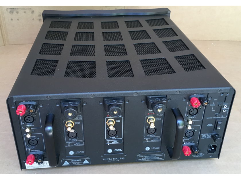 Theta Dreadnaught II Zero Feedback High Current 7 Channel power amp -NICE!-