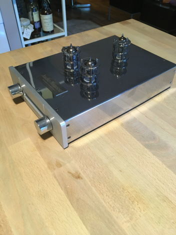 Audio Mirror T-61 all triode preamp with remote
