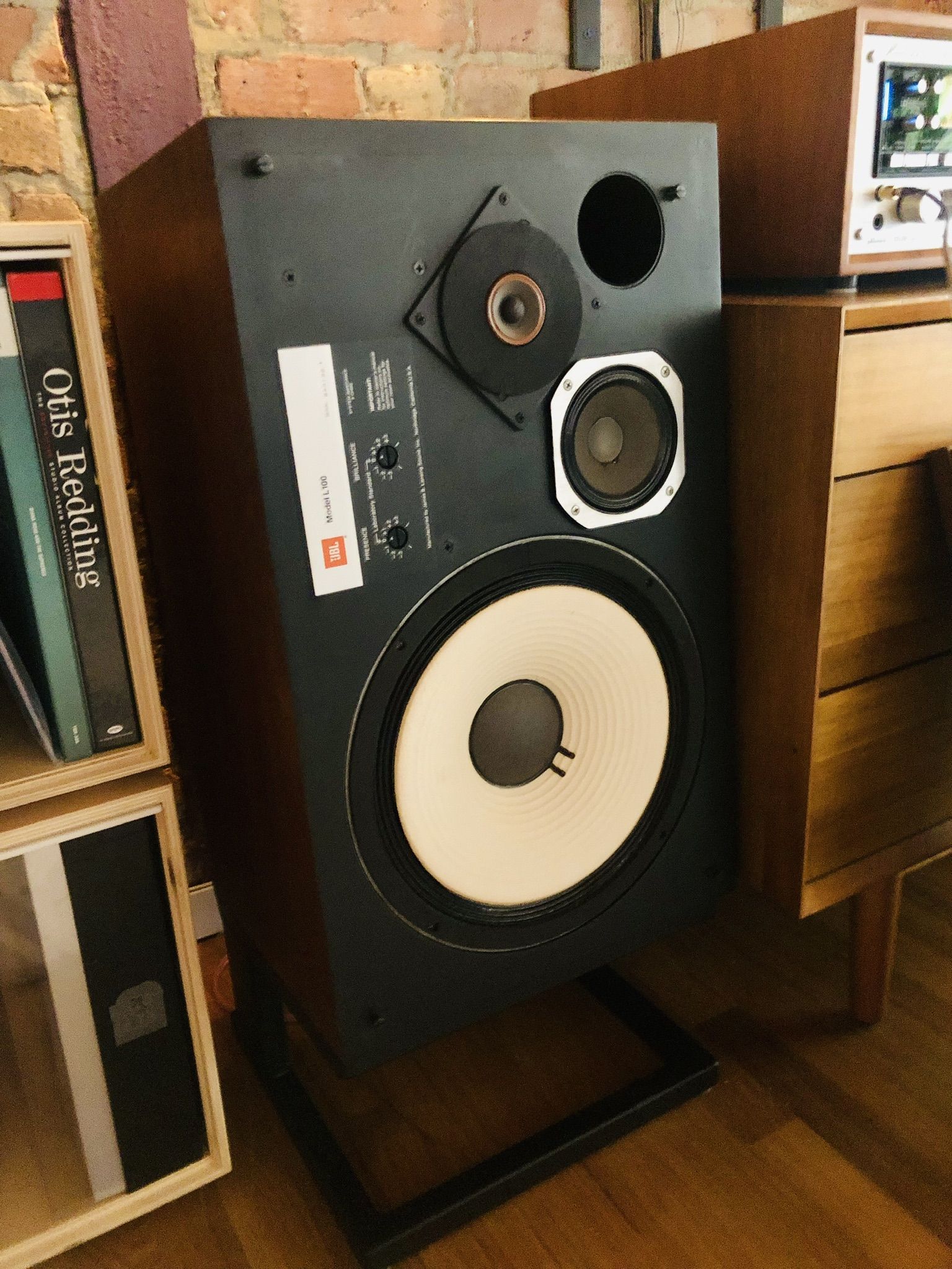 JBL L100