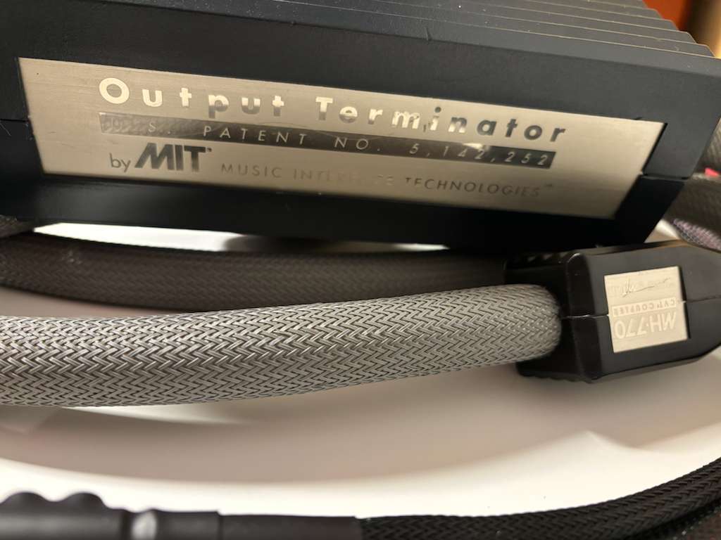 Spectral MH-770 Untralinear Reference II - Speaker Cable 7