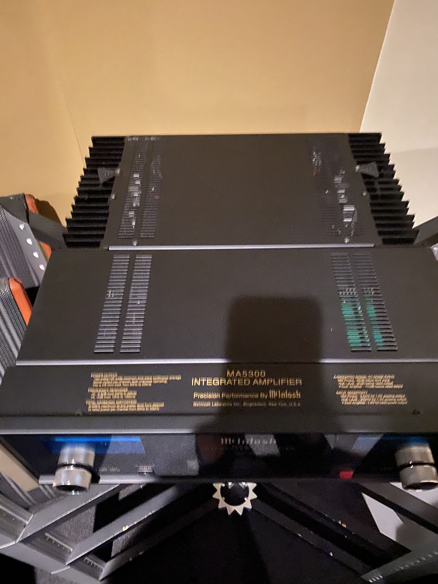 McIntosh MA-5300 integrated amplifier 2