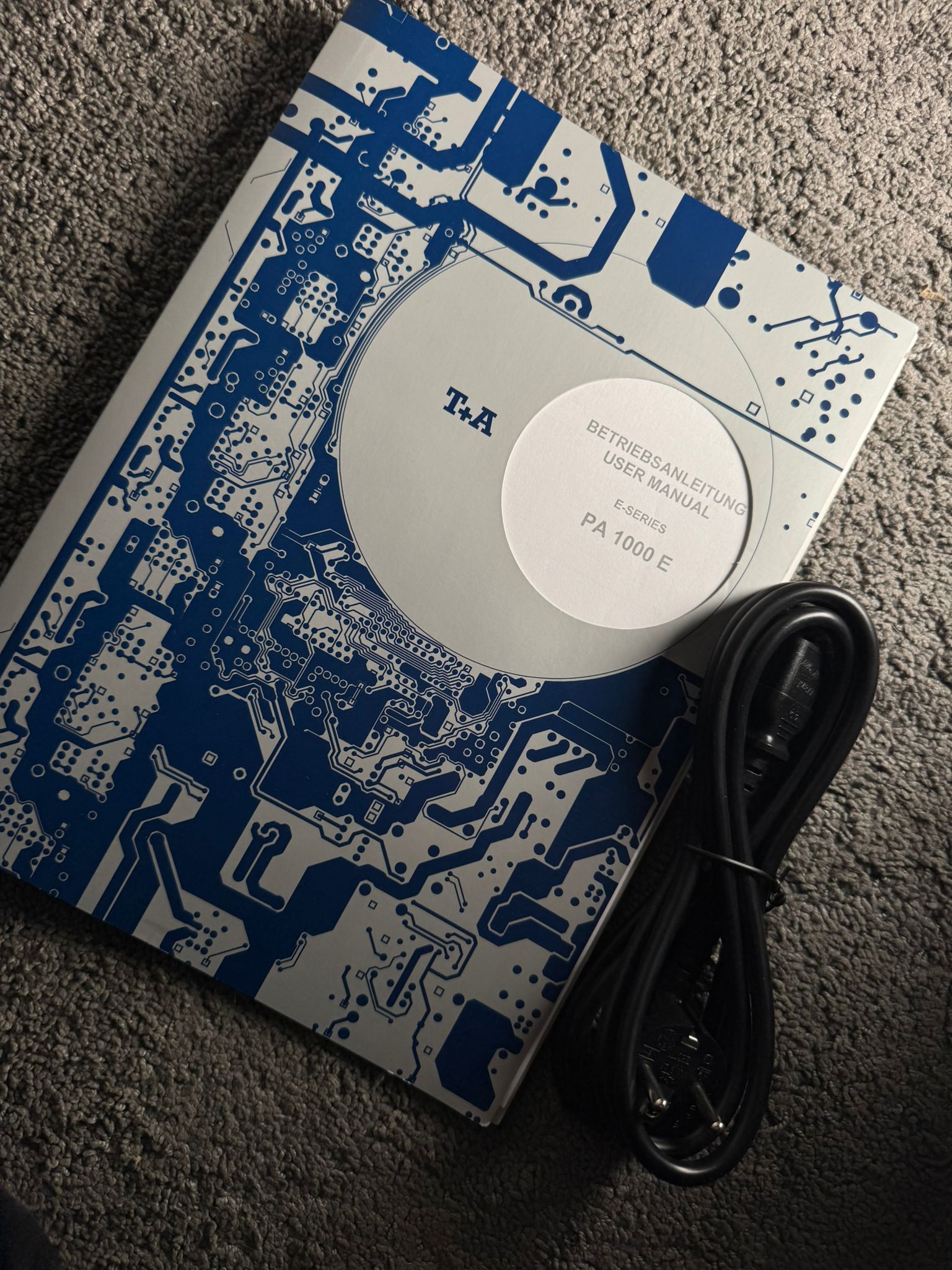 T+A Elektroakustik PA 1000 E integrated amplifier in si... 5