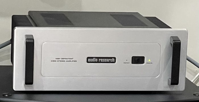 Audio Research D-300 Solid State Power Amplifier. 160 W...