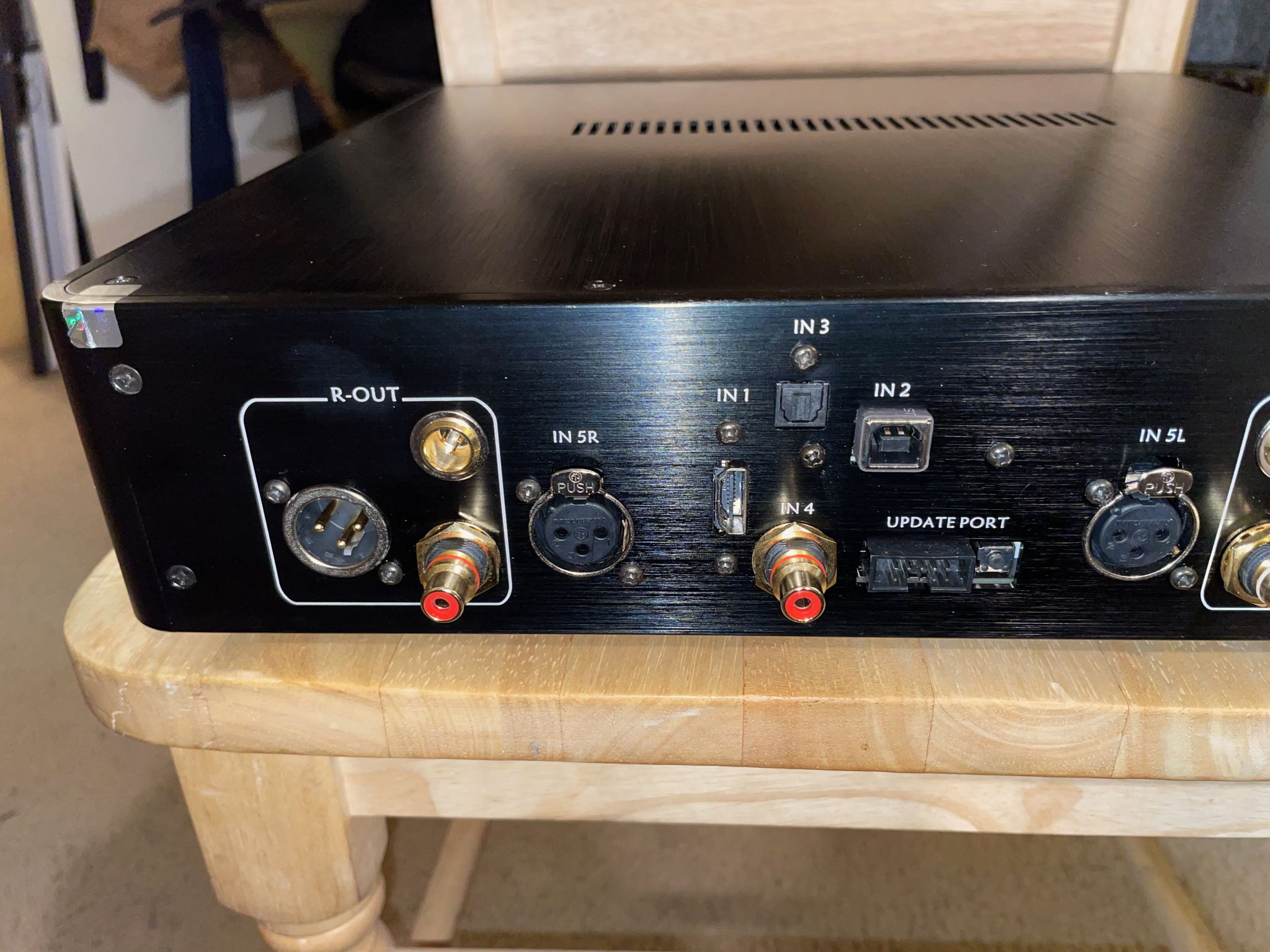 Audio GD R28 NOS balanced preamp and hp amp, R2R DAC 2