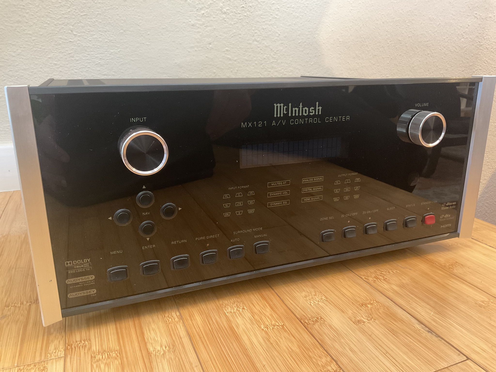 McIntosh MX121 A/V Control Center 2