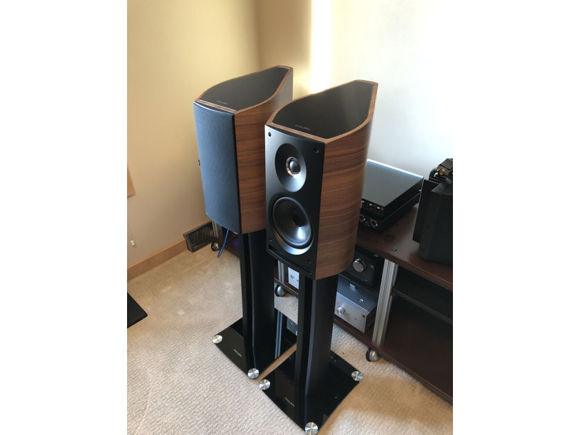 Sonus Faber Venere 2.0 with Stands