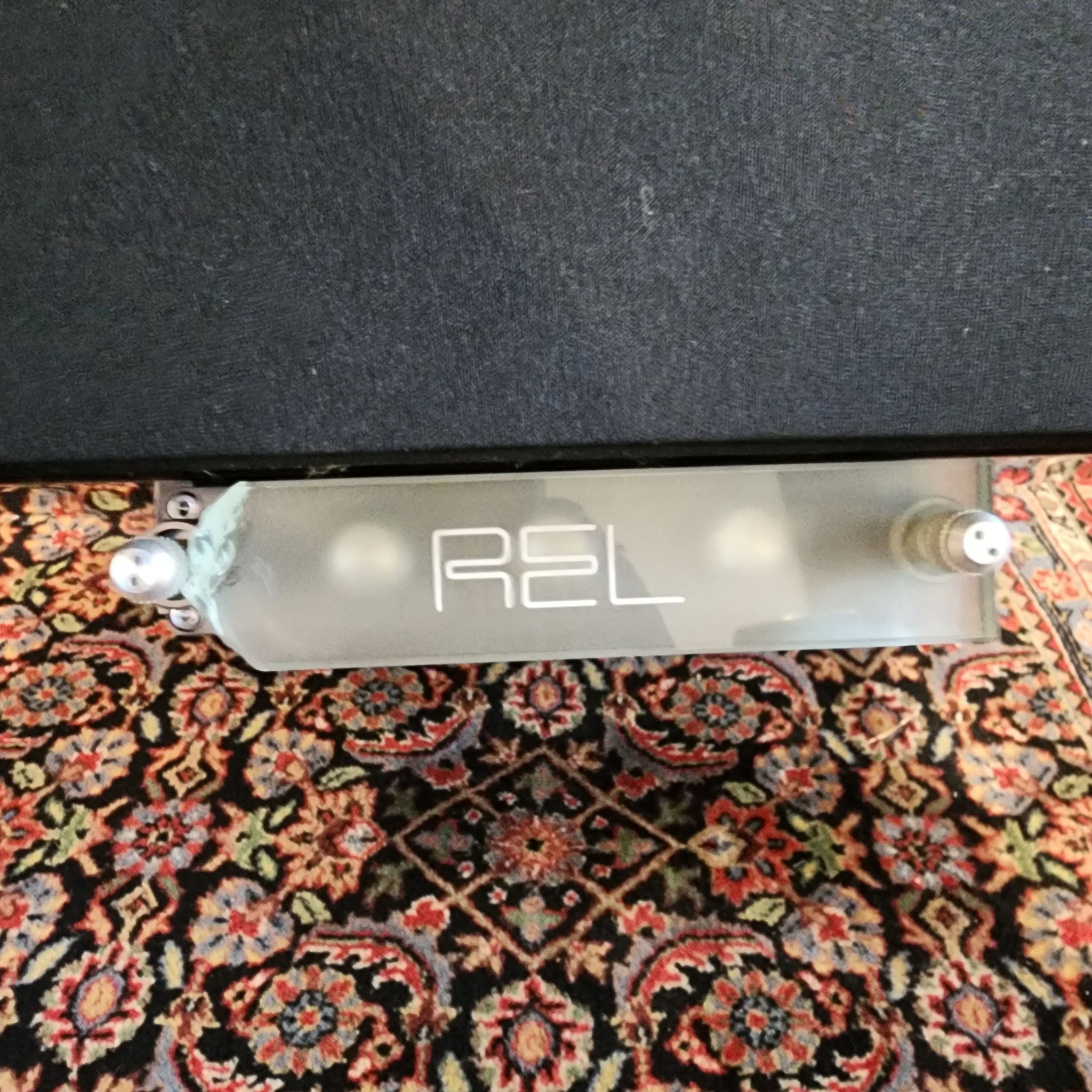 REL Acoustics R-505 10