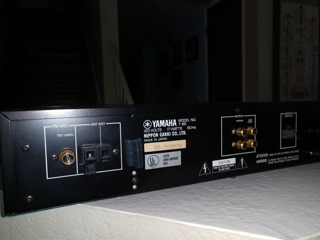 Yamaha T-85 AM/FM Stereo Tuner  PRICE REDUCED-- FREE SH...