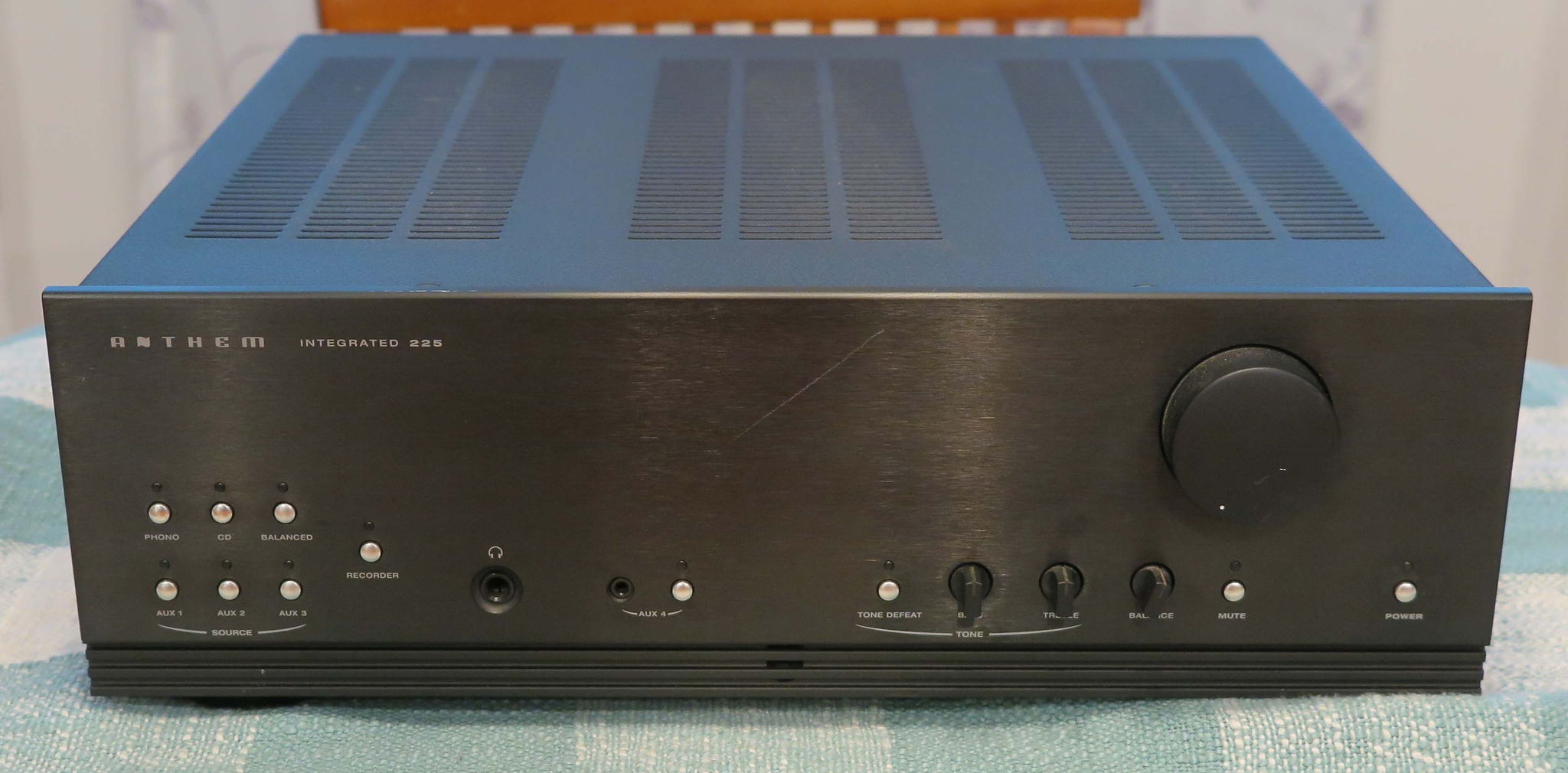 Anthem Integrated 225 amplifier 3