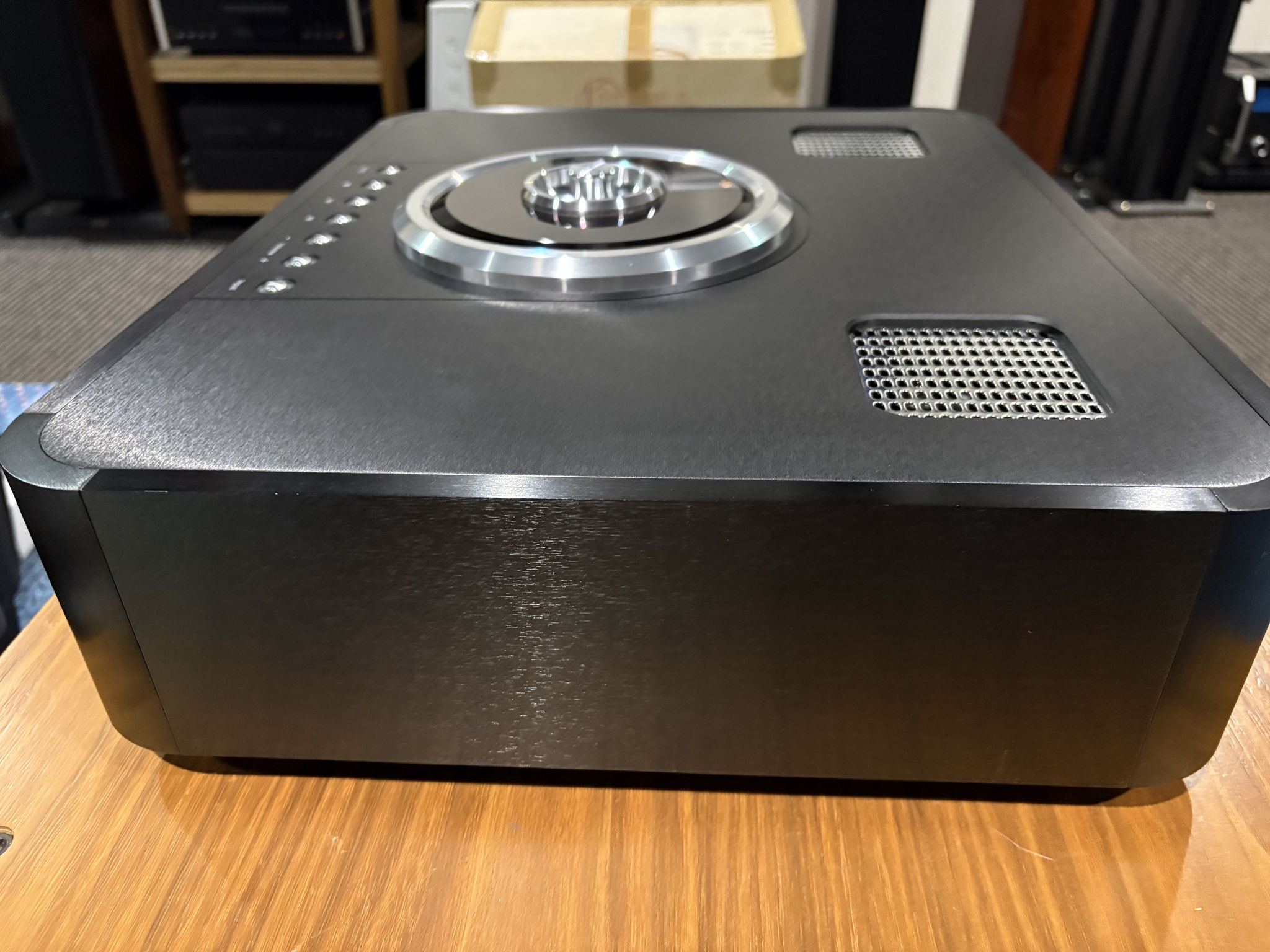 Ayon Audio CD-5s Tube CD Player in Black 6