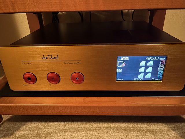 darTZeel LHC-208. Built in DAC 10