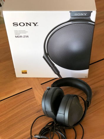 Sony MDR-Z1R Signature Headphone Made In Japan ~ LIKE NEW