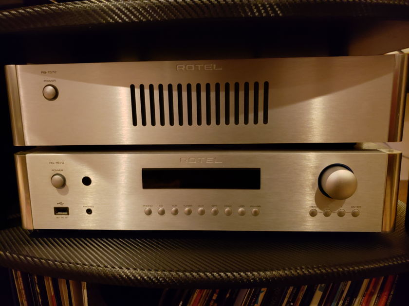Rotel RB-1572 Power Amplifier and RC-1570 Pre- Amp (SOLD AS PAIR ONLY)