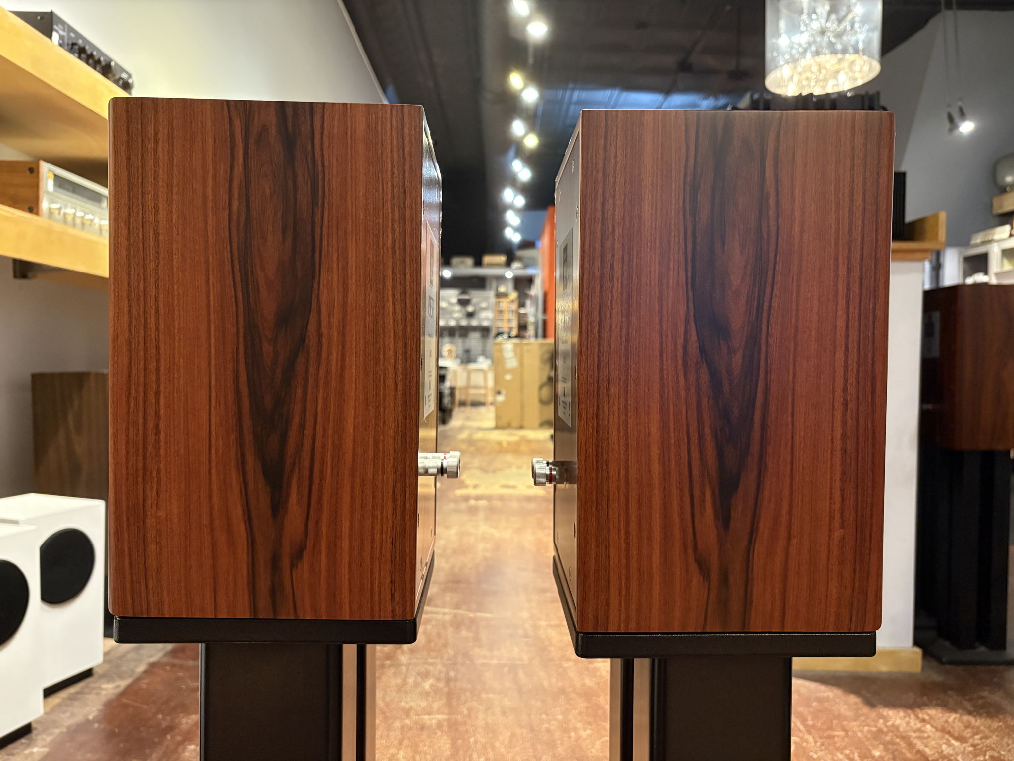 Harbeth P3ESR XD Bookshelf in Rosewood Finish Speakers ... 8