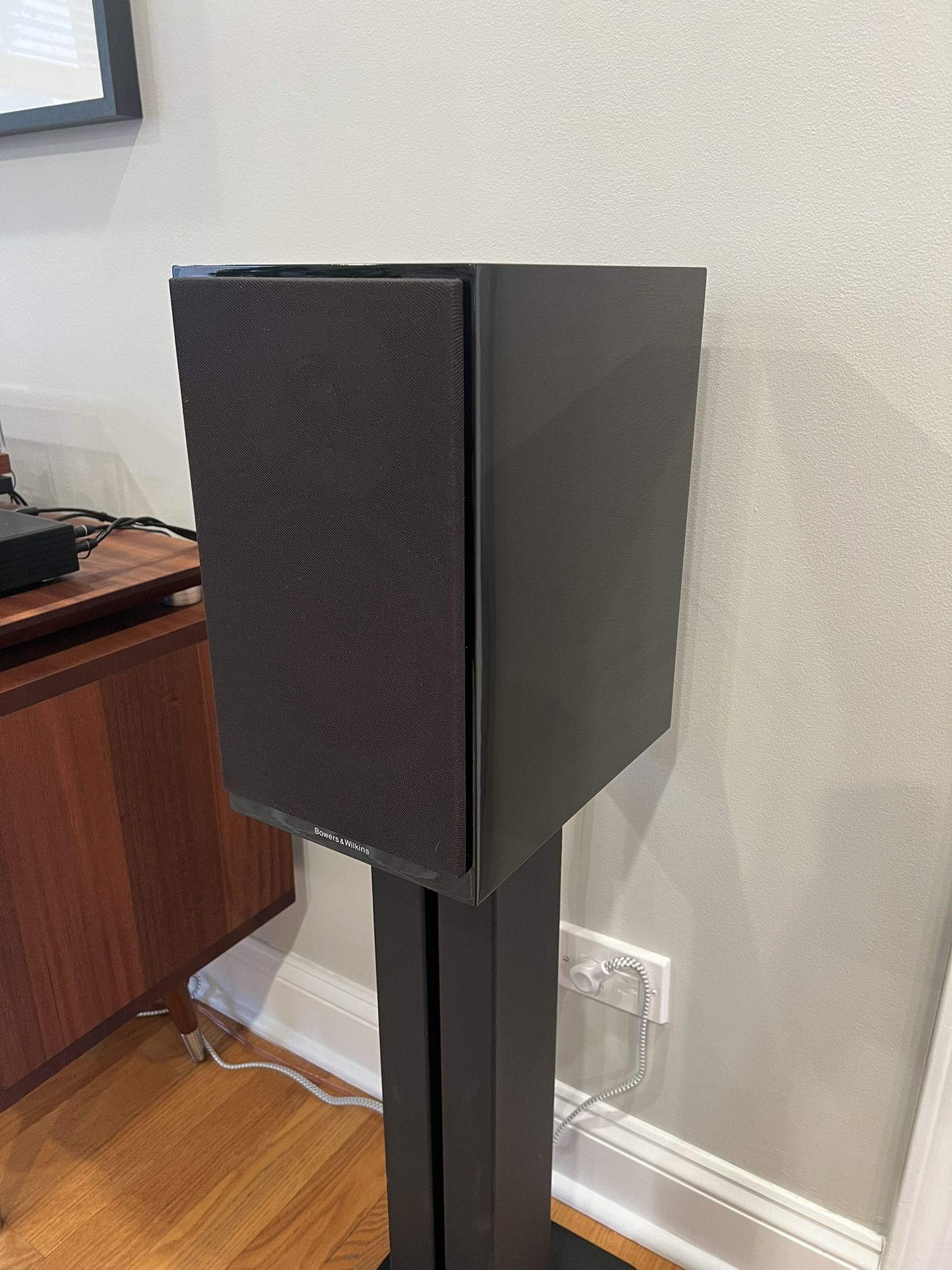 B&W (Bowers & Wilkins) CM5 Pair with Stands 2