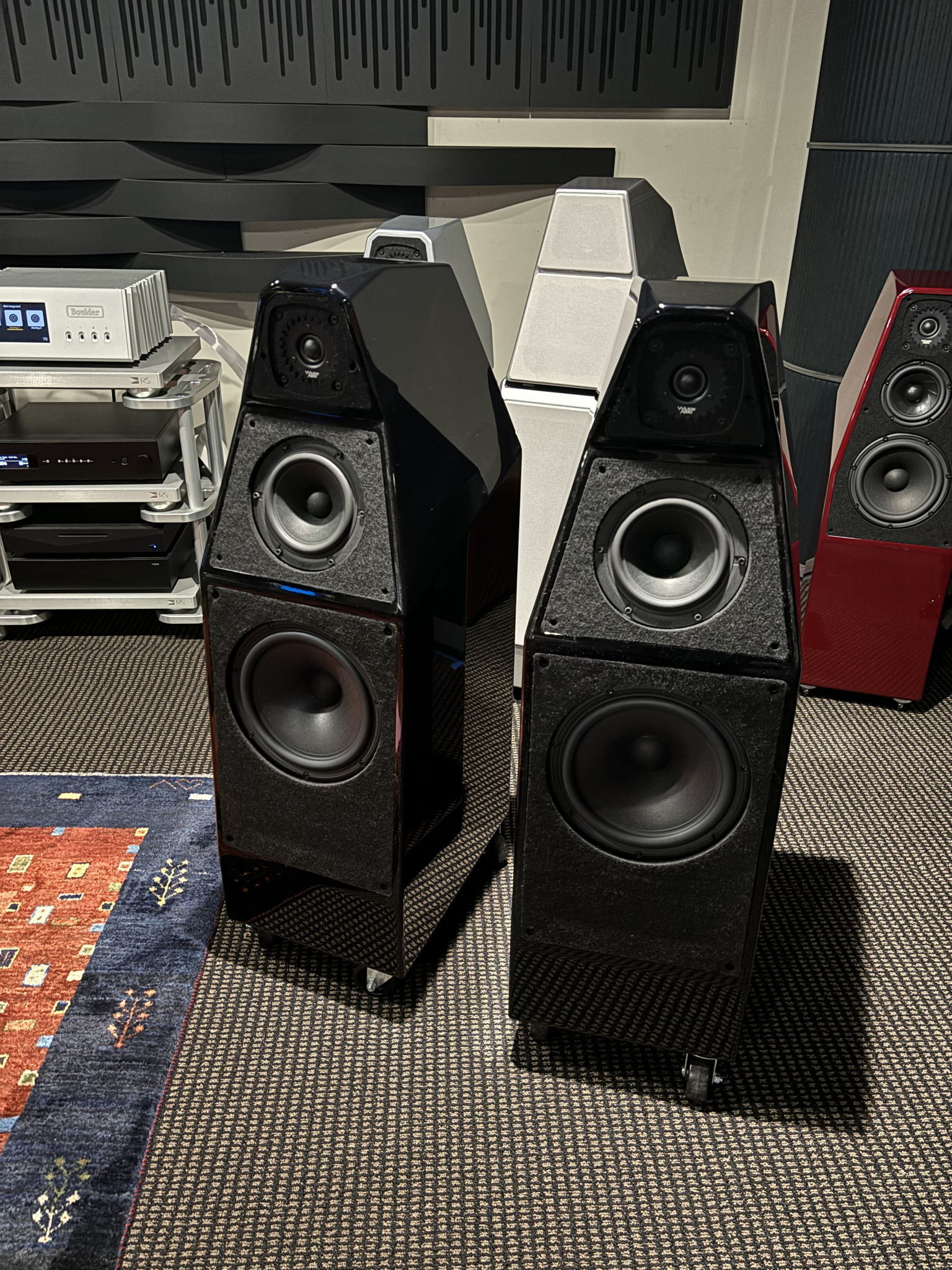 Wilson Audio Yvette Loudspeakers, Diamond Black, Certif... 4