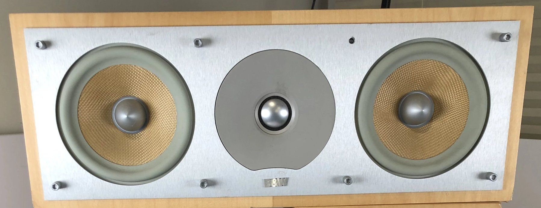 b&w center channel speaker