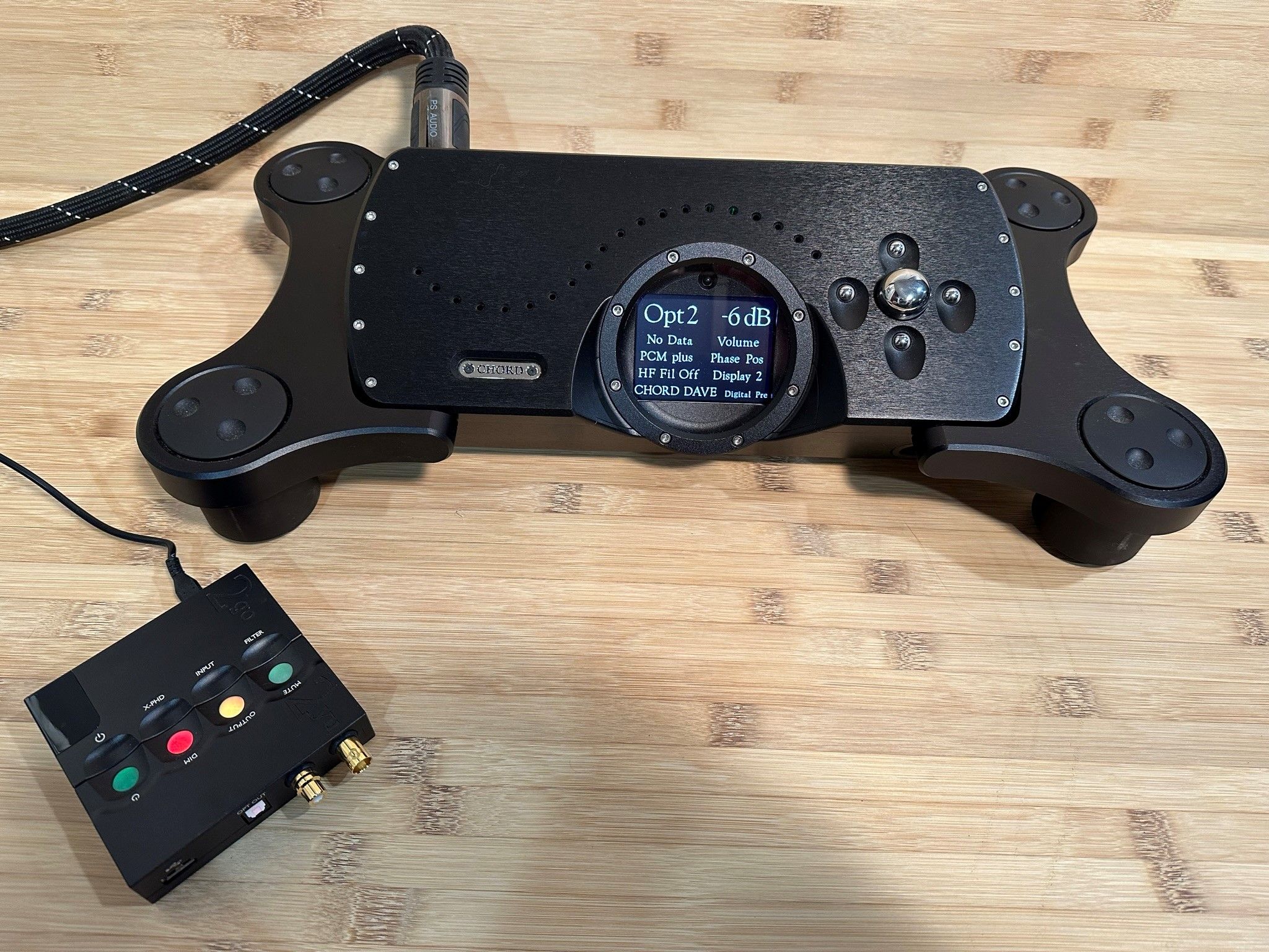 Chord Electronics DAVE DAC in black with Ensemble Stand... 7