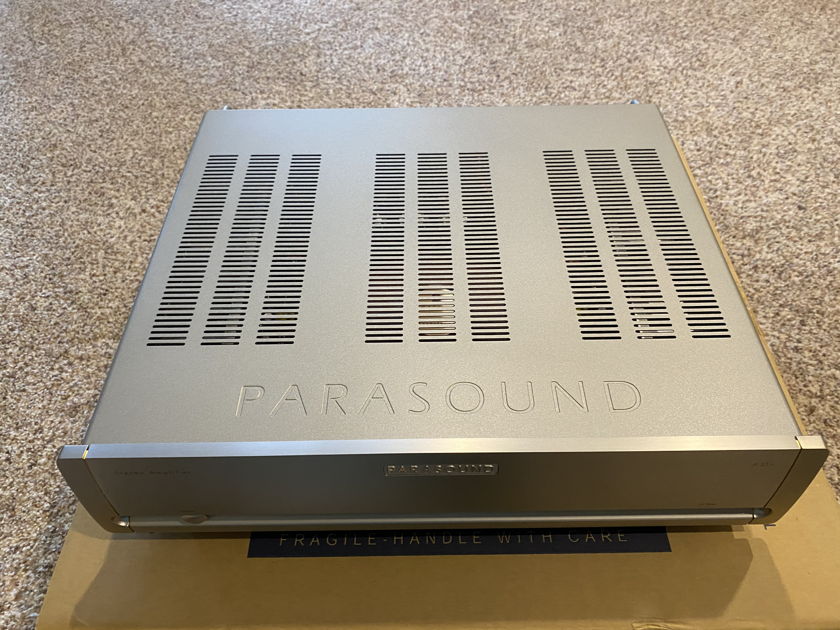 Parasound HALO A23+ power amp --  Like new with low hours!